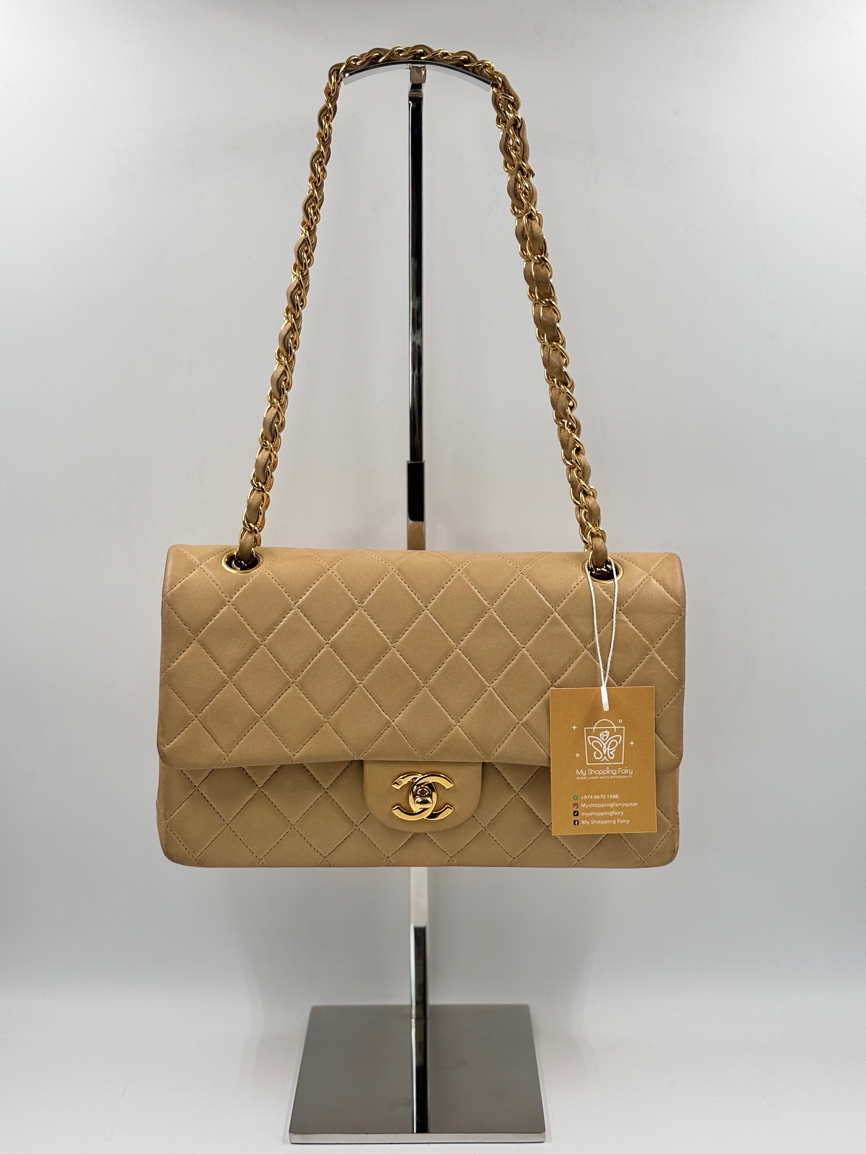 Chanel Vintage Medium Classic Double Flap GHW