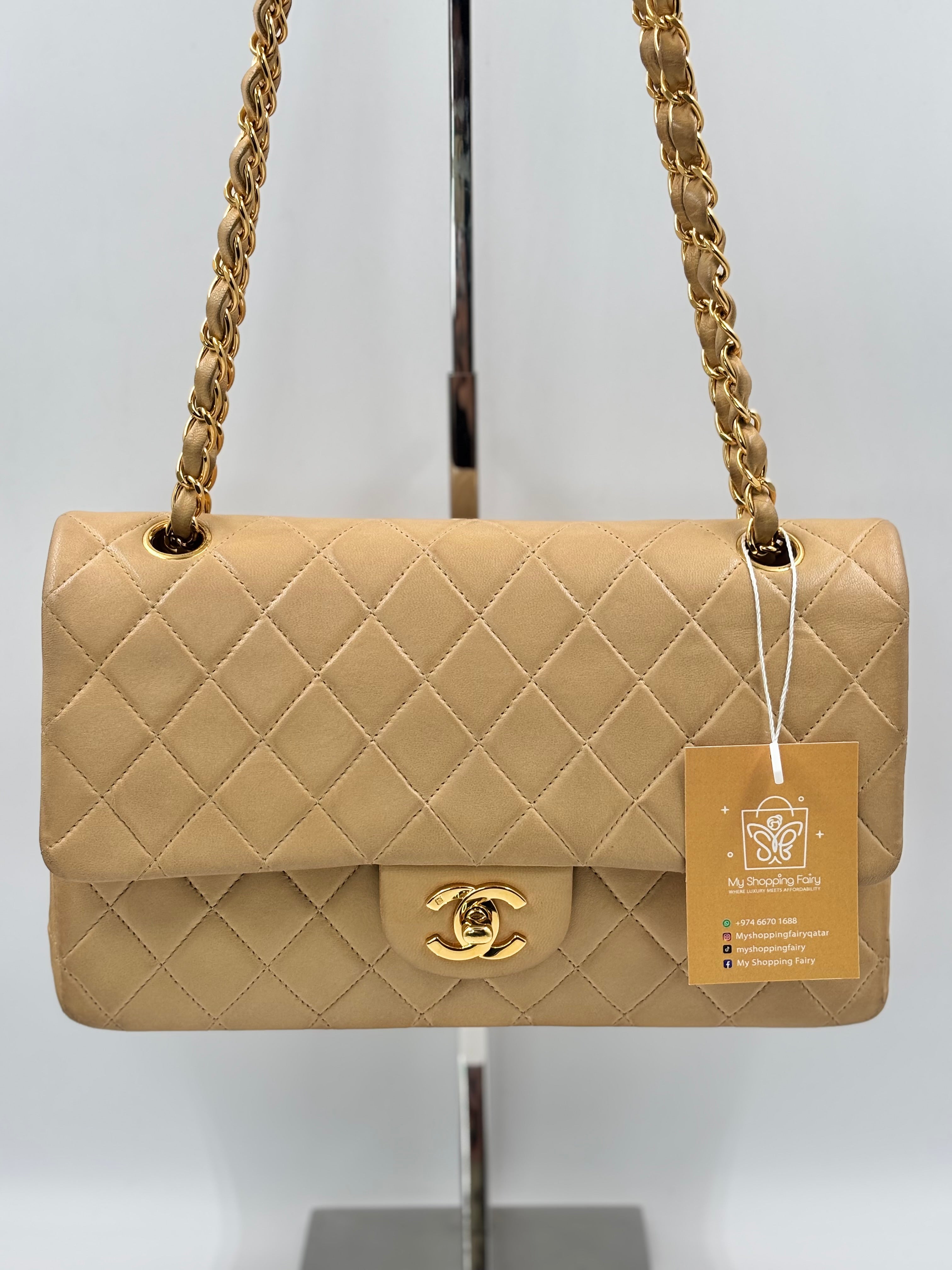 Chanel Vintage Medium Classic Double Flap GHW
