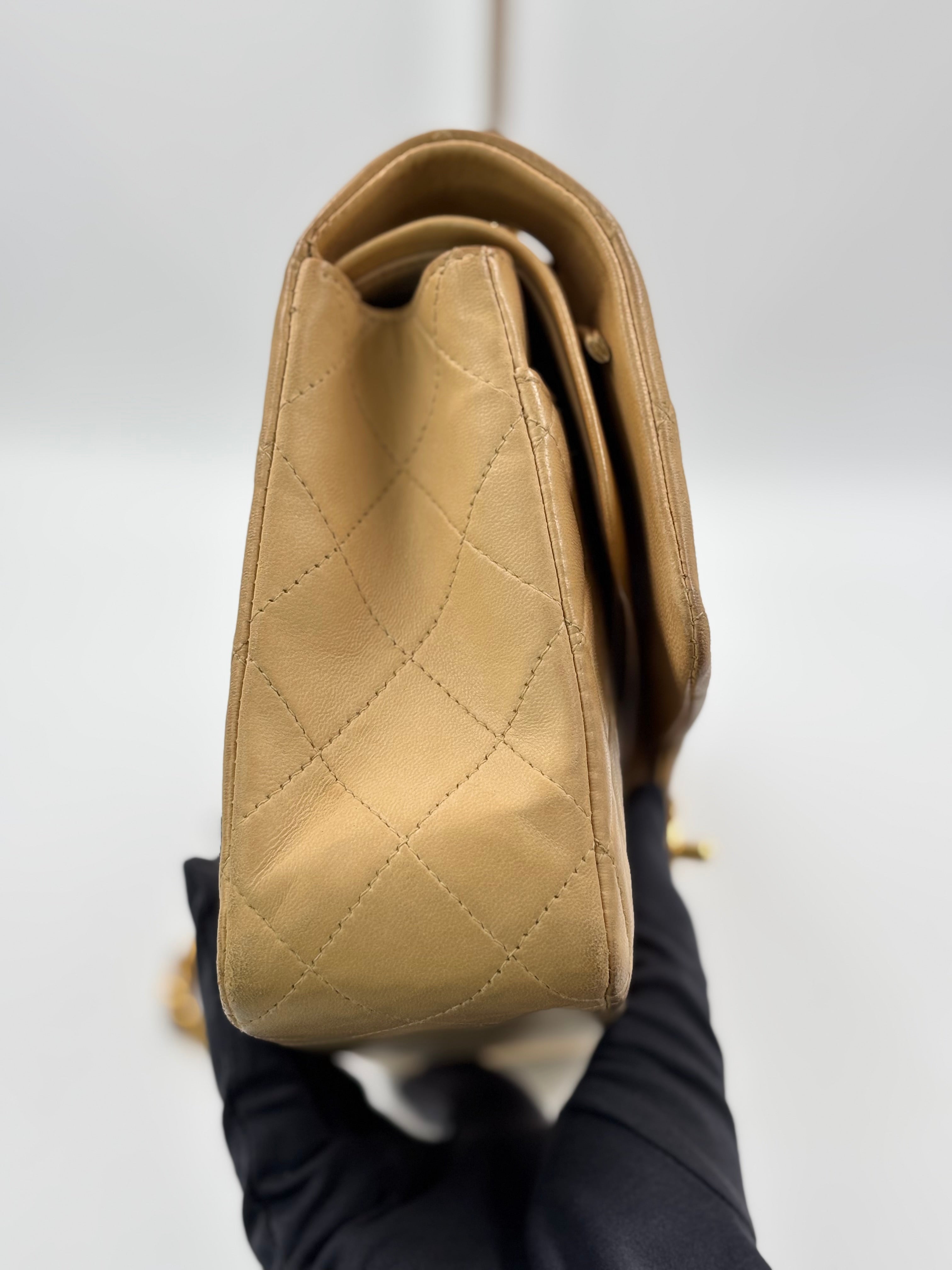 Chanel Vintage Medium Classic Double Flap GHW