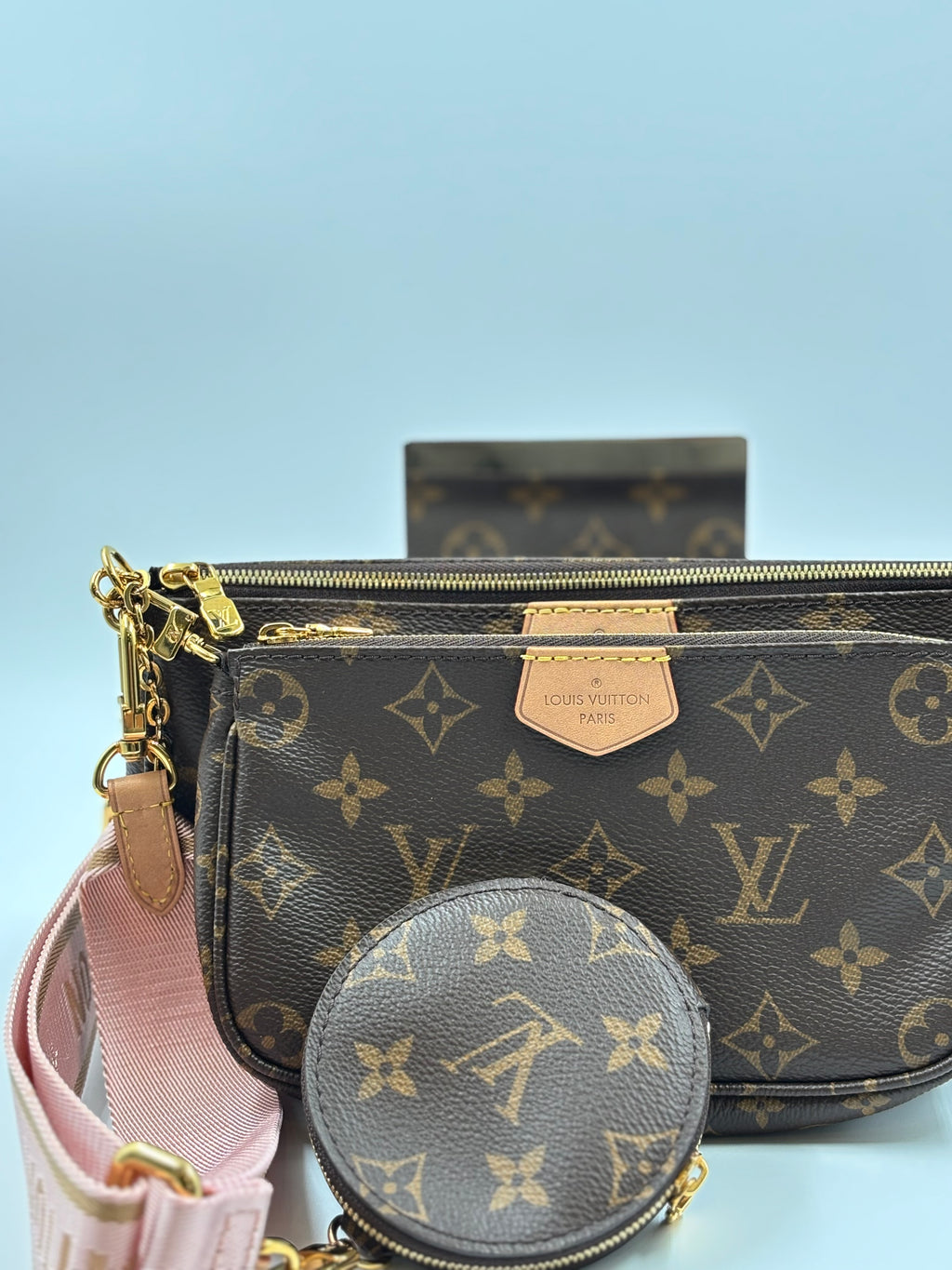 LV Multi Pochette