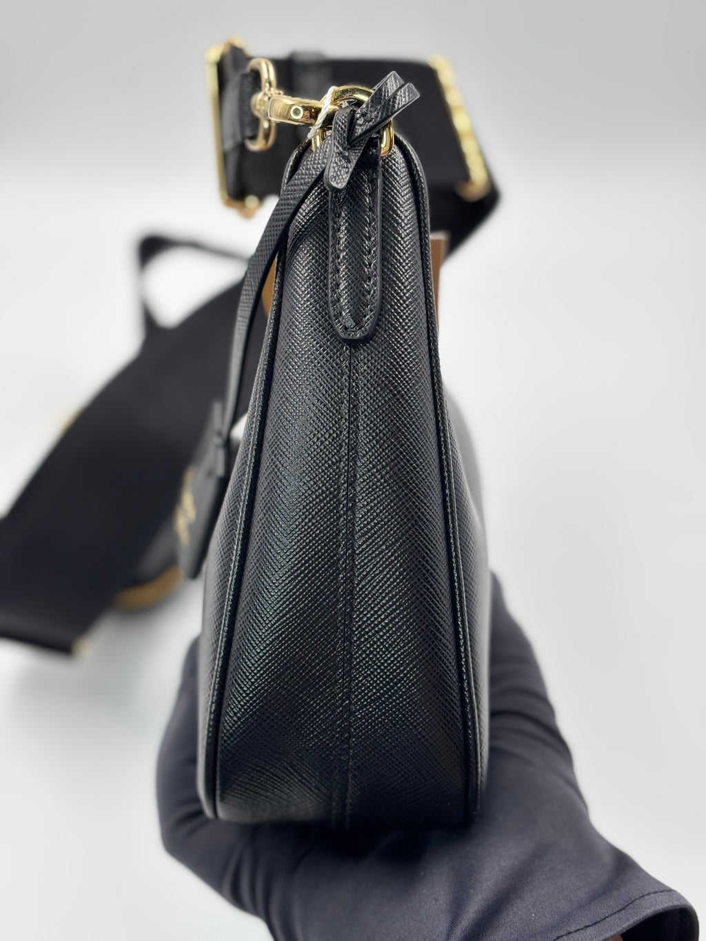 Prada Re-Edition 2005 Saffiano Lux Leather Shoulder Bag