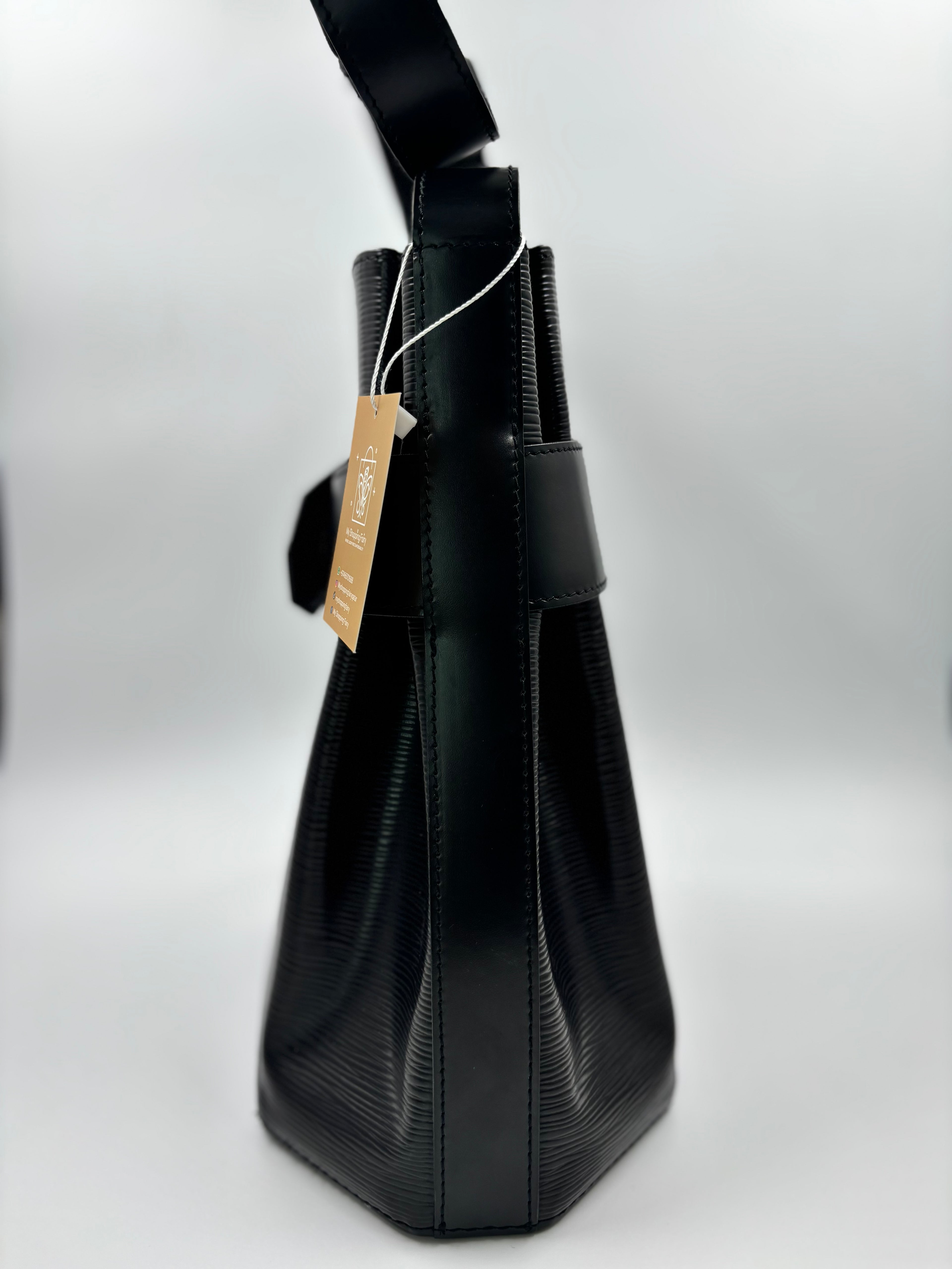 LV Epi Leather Sac D'Epaule PM Bag