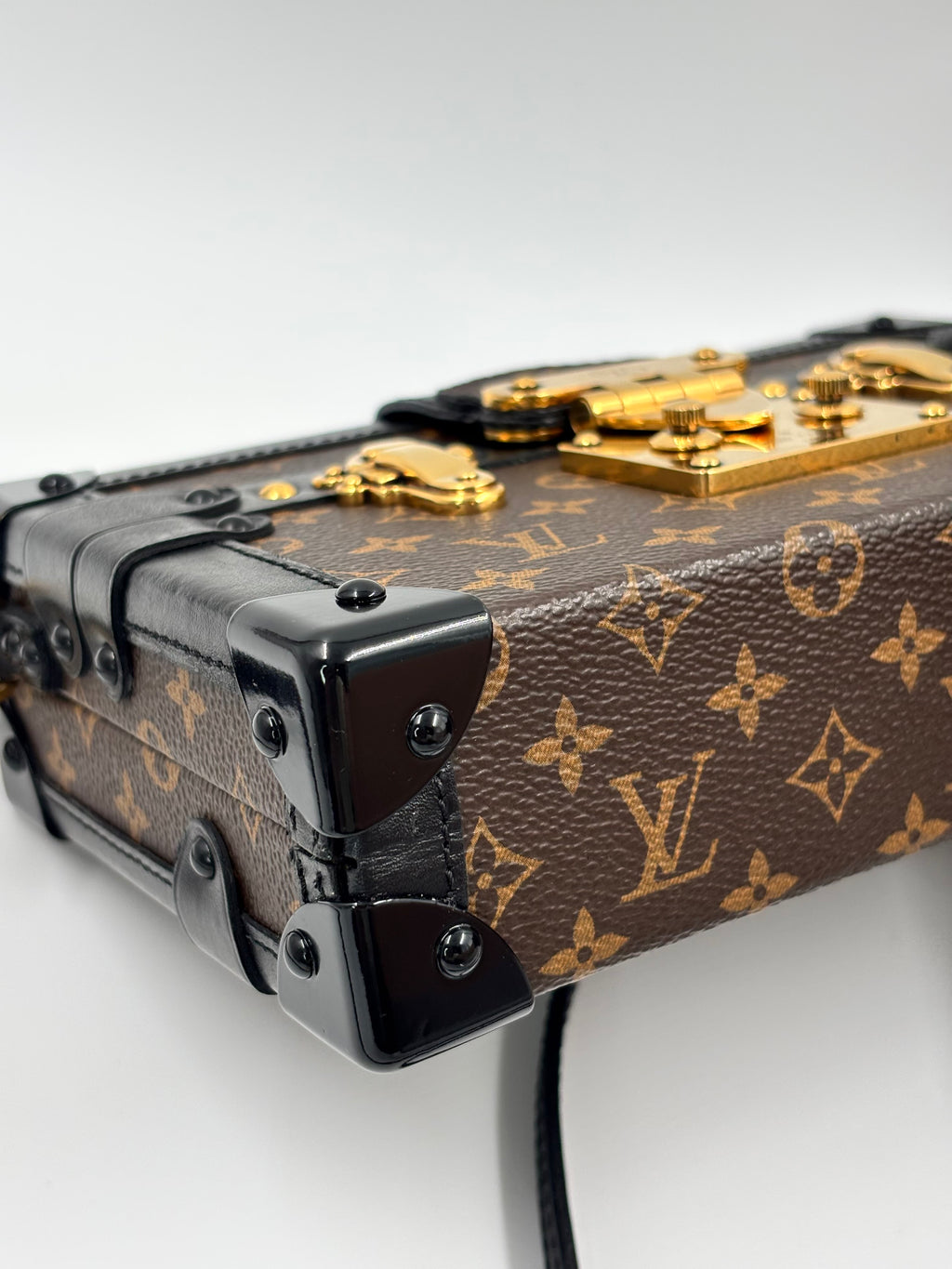 LV Petite Malle