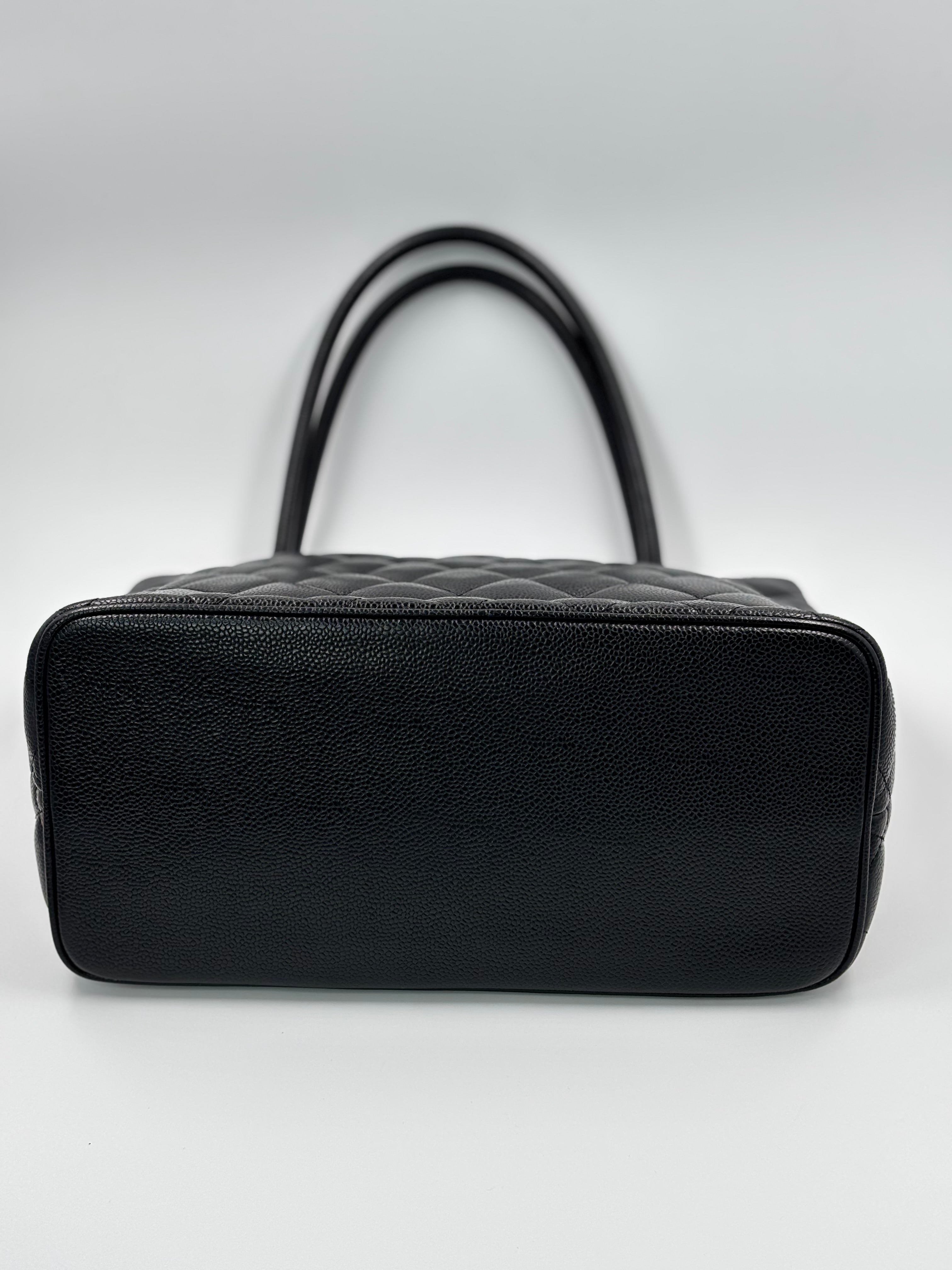 Chanel Medallion GHW