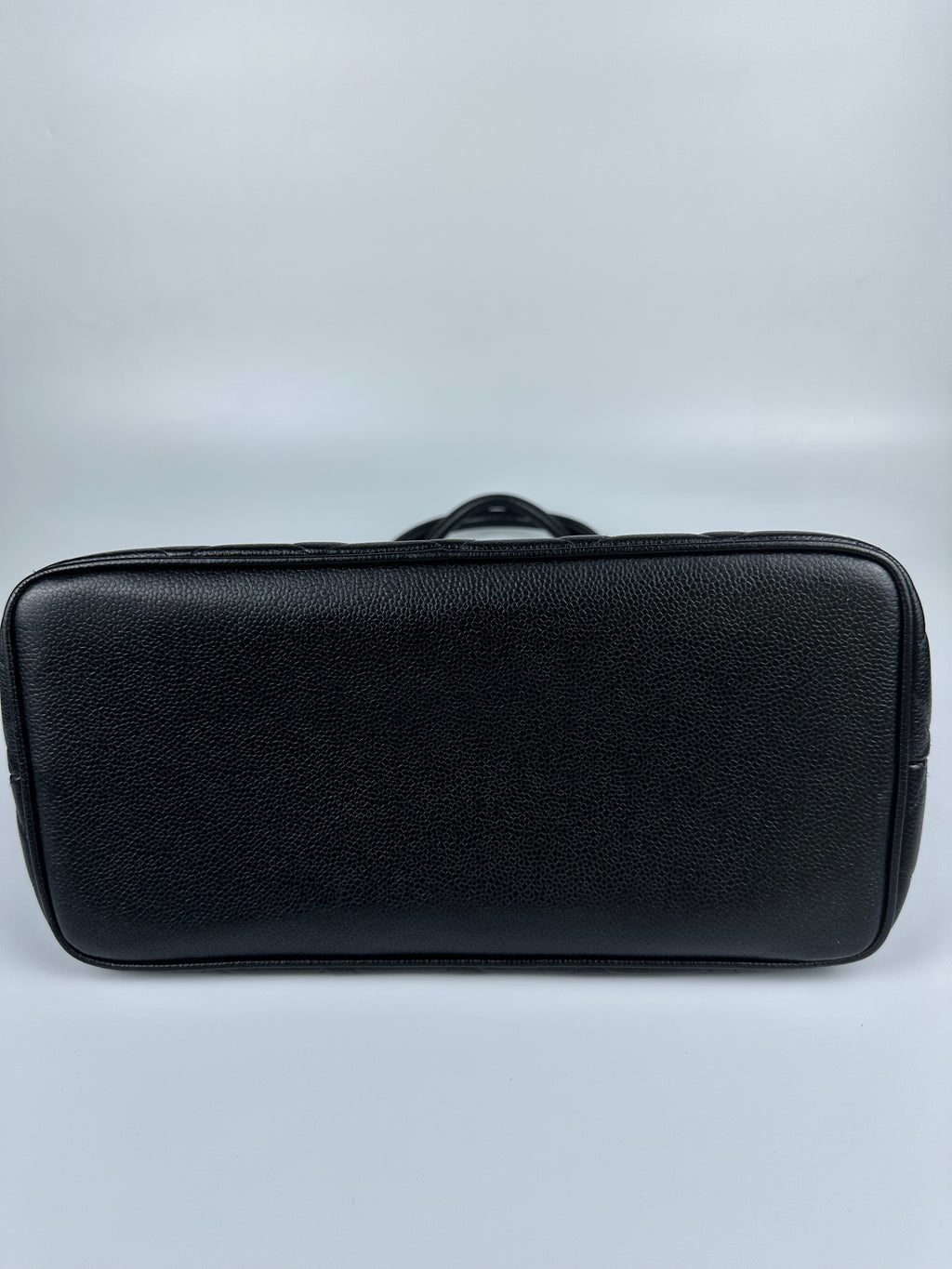 CC MEDALLION CAVIAR GHW BLACK