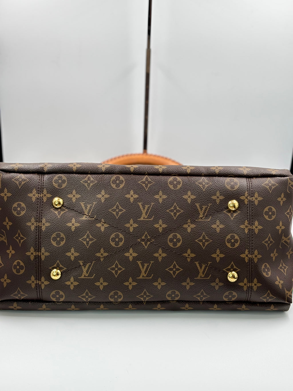 LV Monogram Canvas Artsy MM Bag