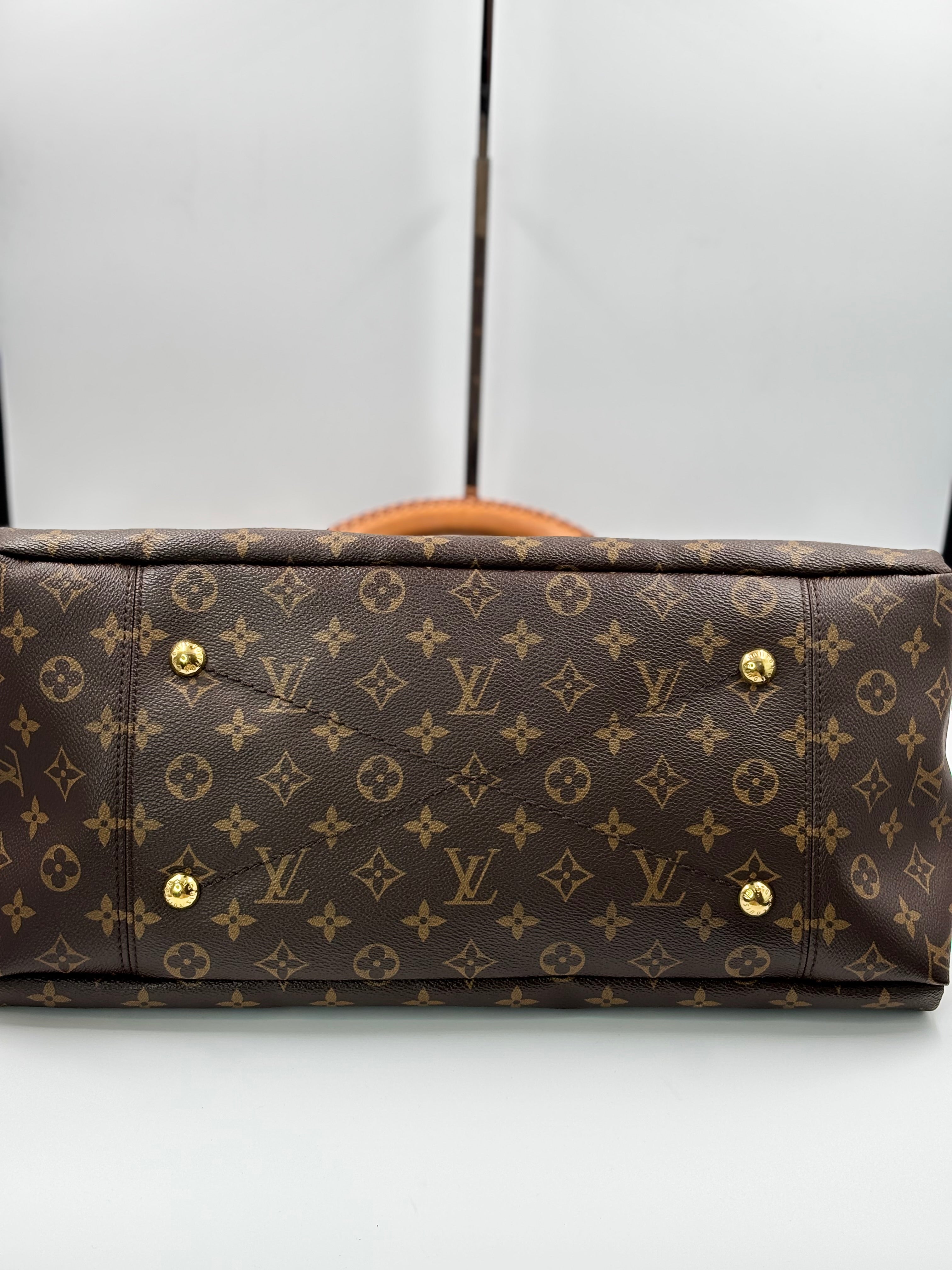 LV Monogram Canvas Artsy MM Bag