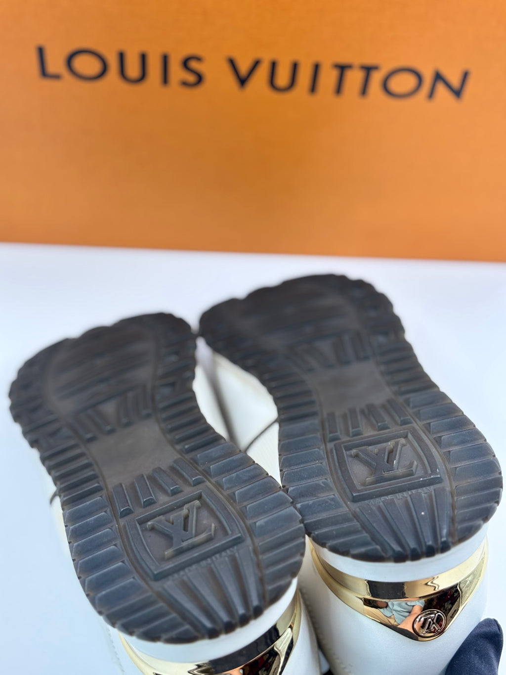 LV Run away sneakers