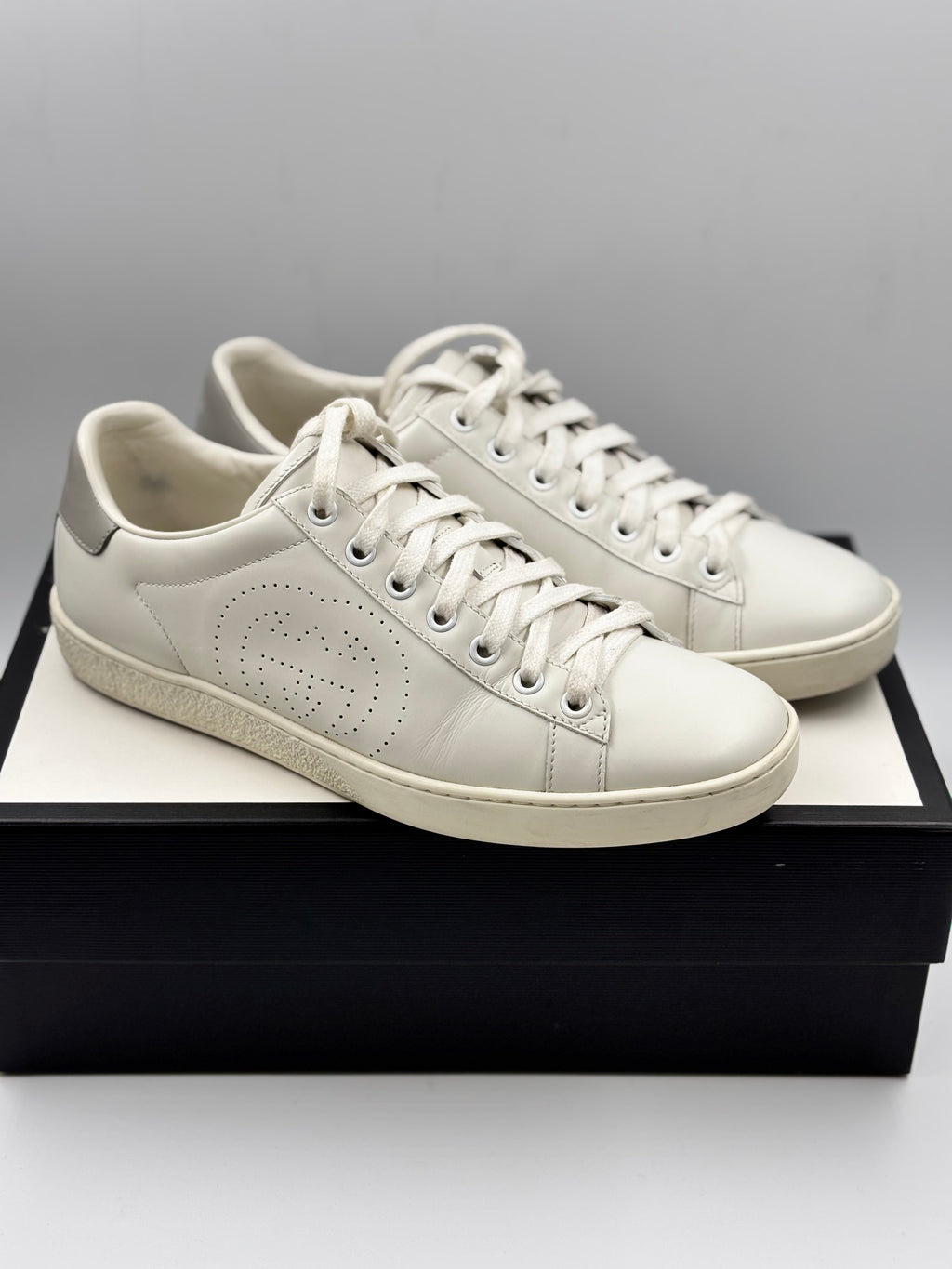 Gucci Interlocking G Logo Leather Sneakers White and Grey