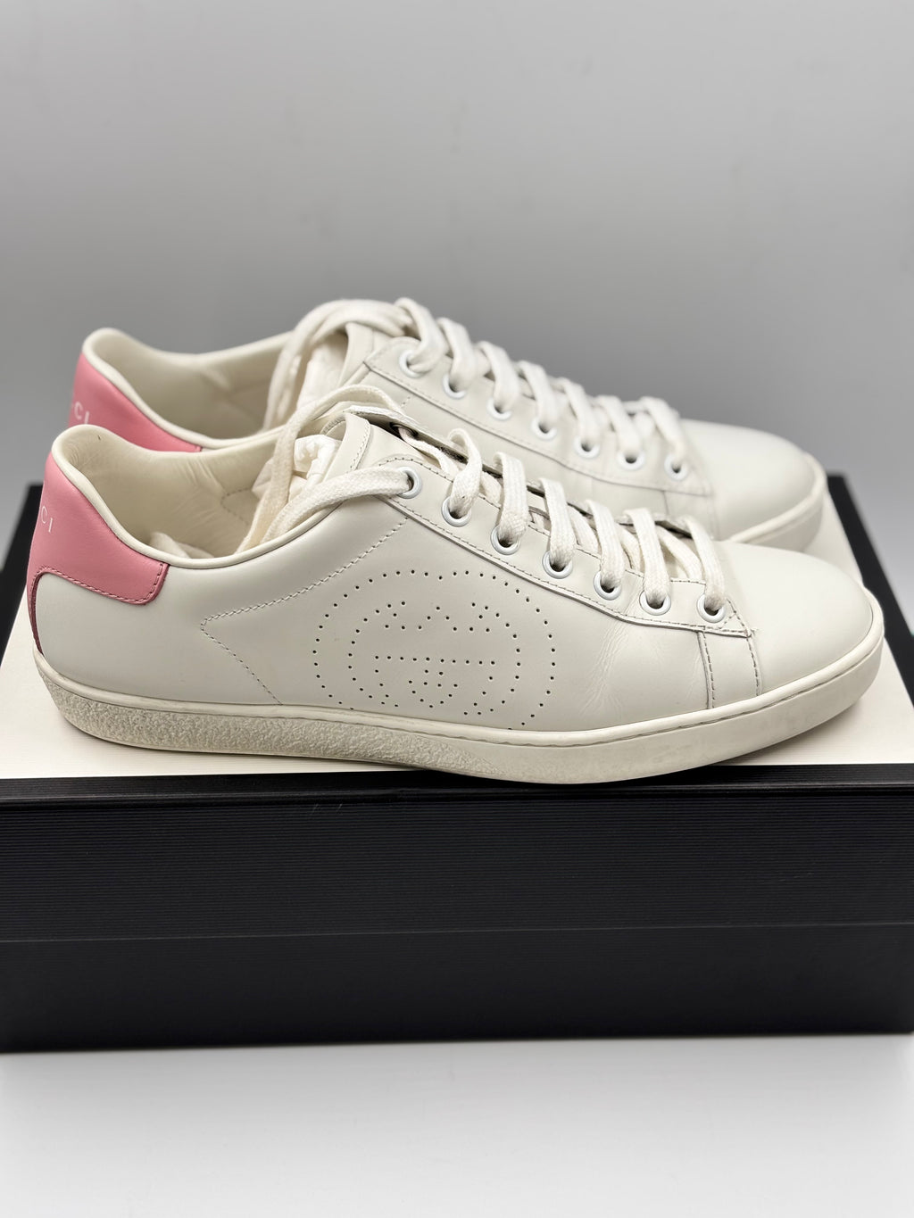 Gucci Interlocking G Logo Leather Sneakers White and Pink