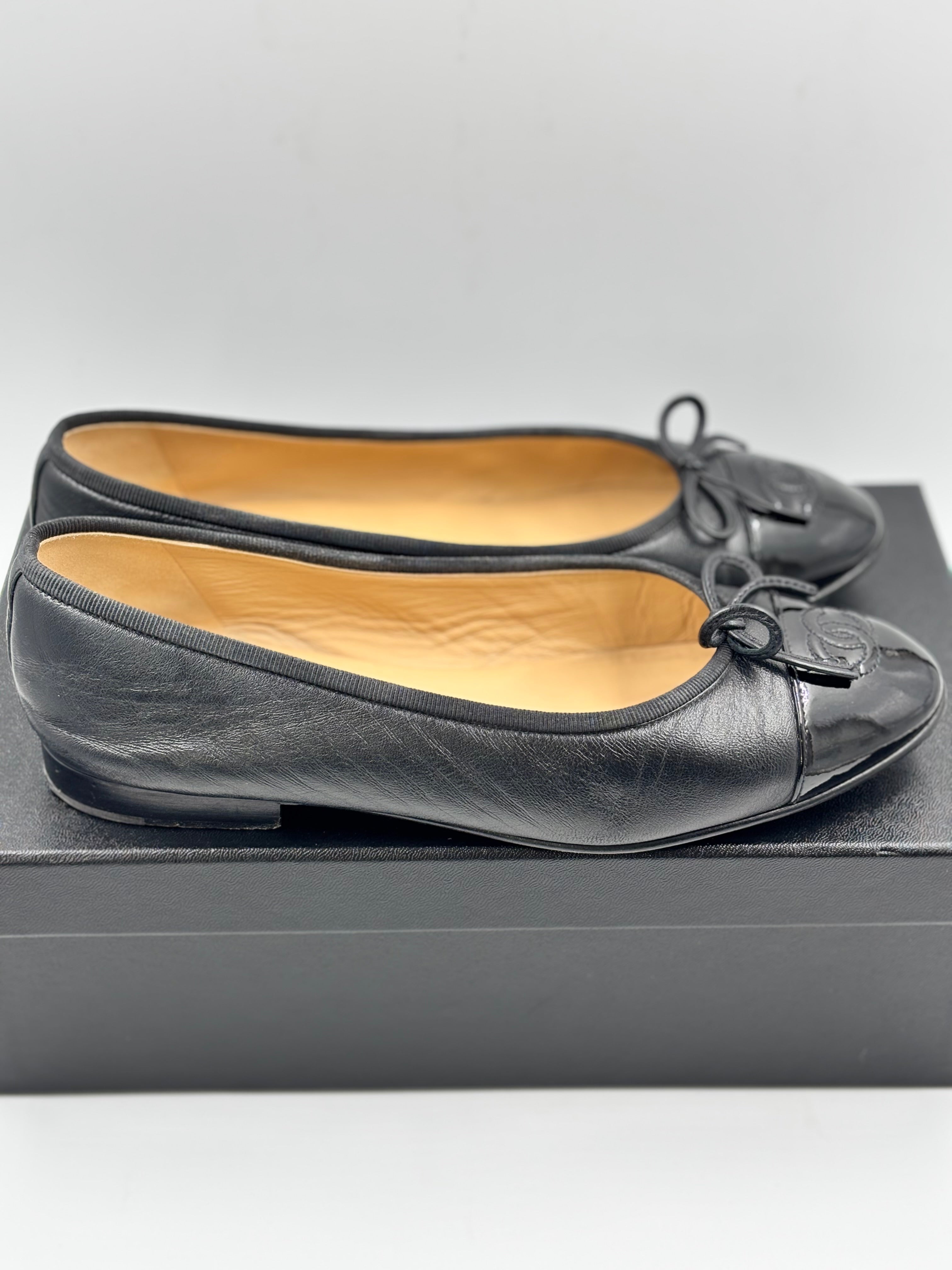Chanel Black Leather Cap Toe CC Ballet Flats Size 37.5