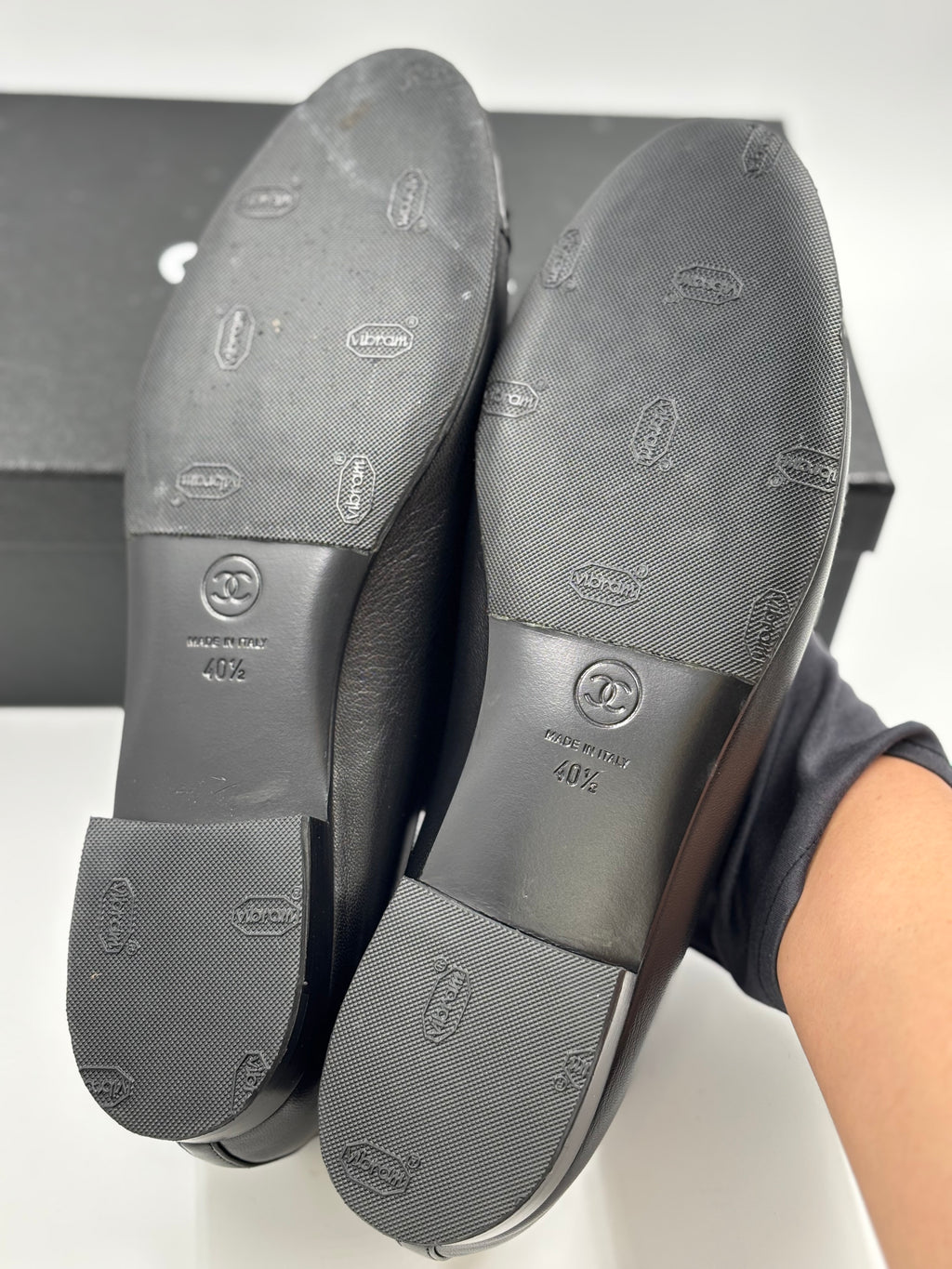 Chanel Black Leather Cap Toe CC Ballet Flats Size 40.5